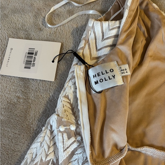 Hello Molly Can’t Help But Wait Size Small - Picture 5 of 7